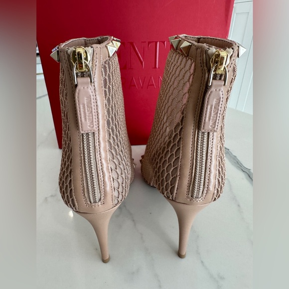 Valentino Garavani Alcove Mesh Rockstud Booties - Picture 5 of 11